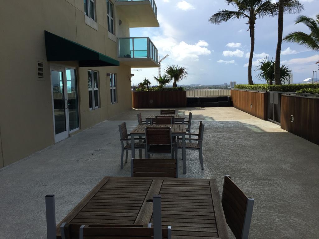 Lyx Suites At One Broadway In Brickell Miami Exterior foto