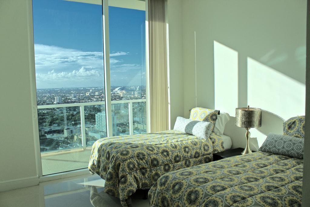 Lyx Suites At One Broadway In Brickell Miami Exterior foto
